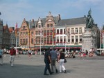 2004073013 main plaza