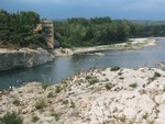2004081212 pont du gard kayaks