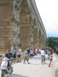 2004081213 pont du gard walkway people