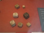 2004080201 louvre dice