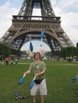 2004080308 eiffel robby